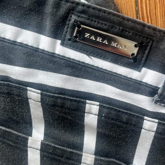 Black and white stripes. Could be great in Halloween costume beetle juice vibes - Picture 5 of 7